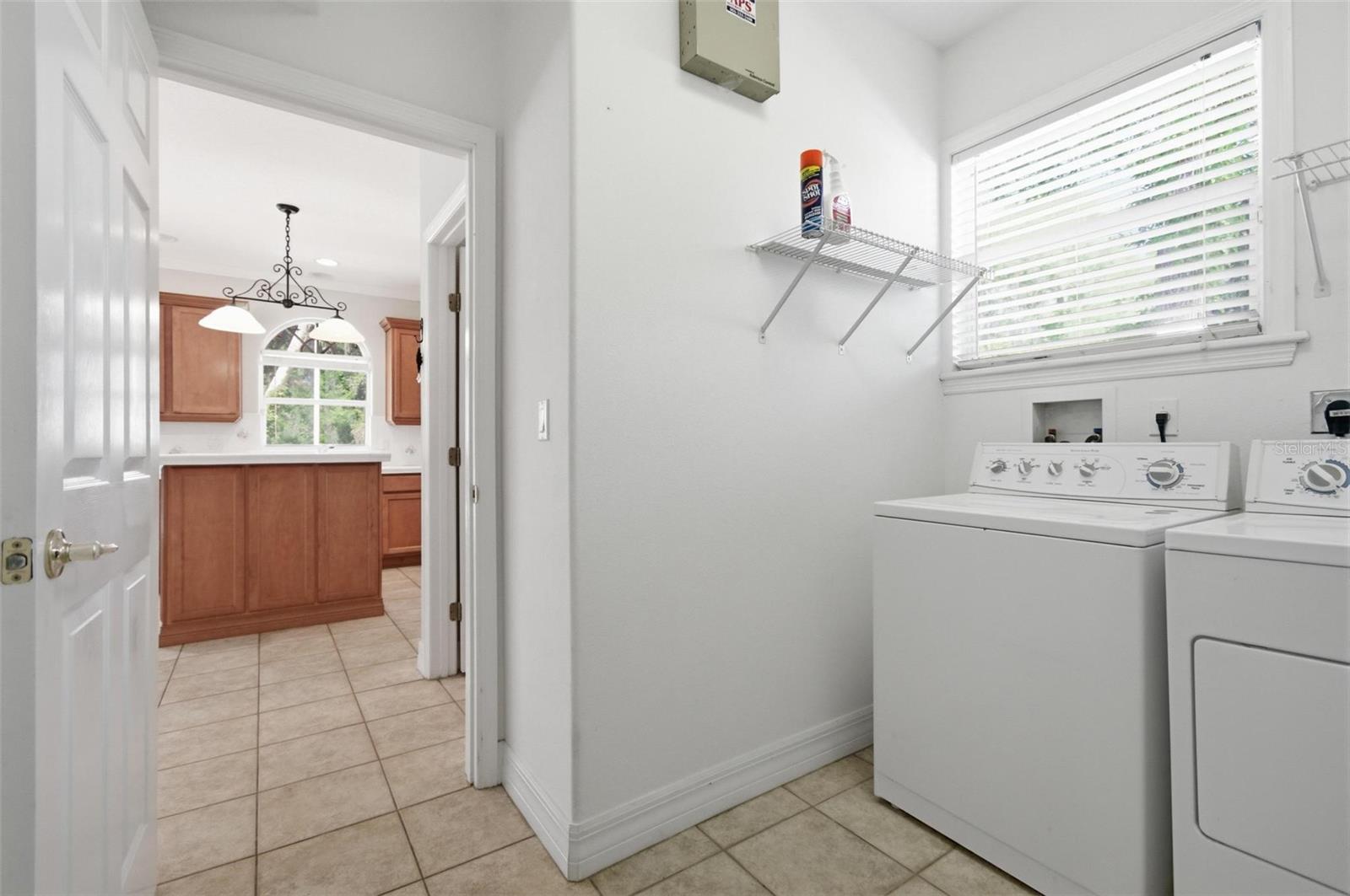 Image 19 of 47 For 9 Whitehall Court