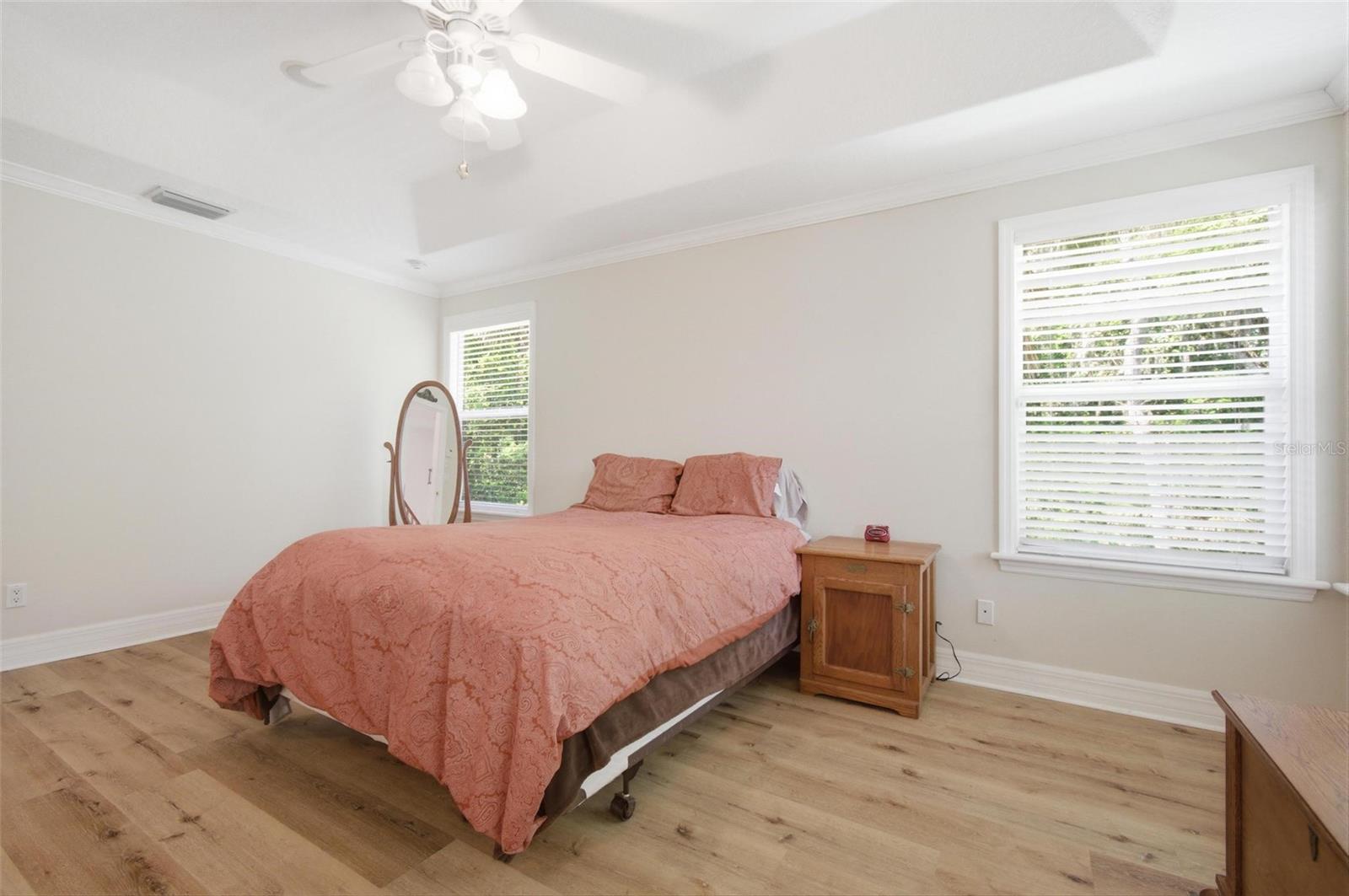 Image 22 of 47 For 9 Whitehall Court