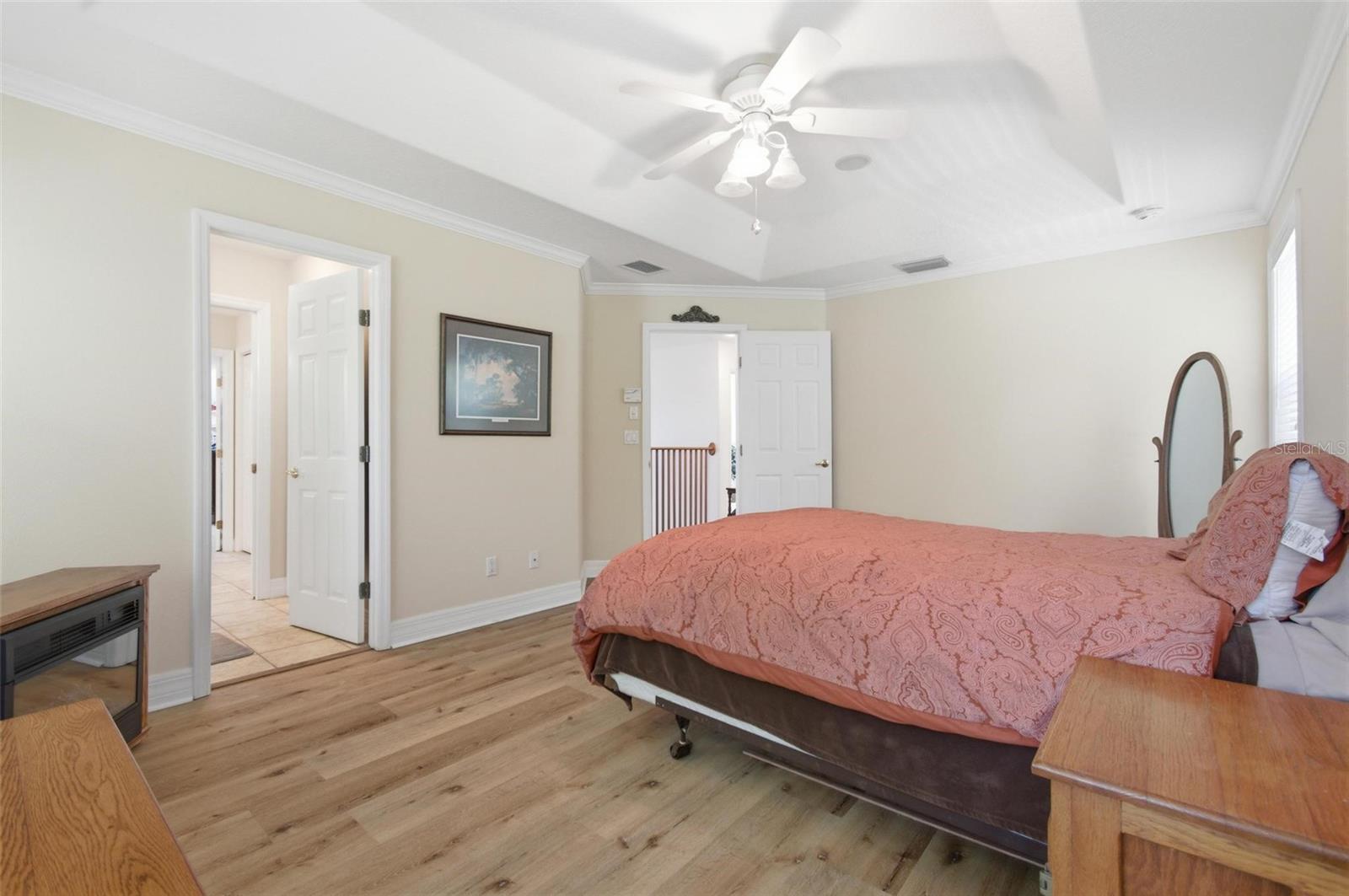 Image 23 of 47 For 9 Whitehall Court