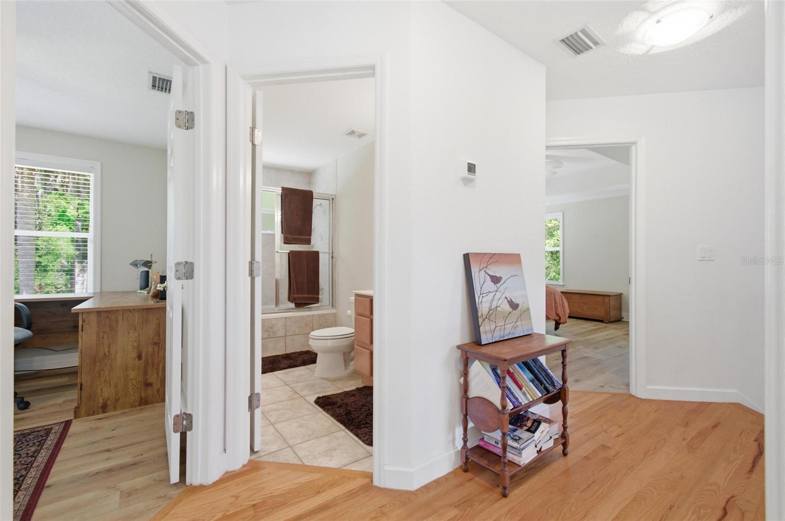 Image 32 of 47 For 9 Whitehall Court