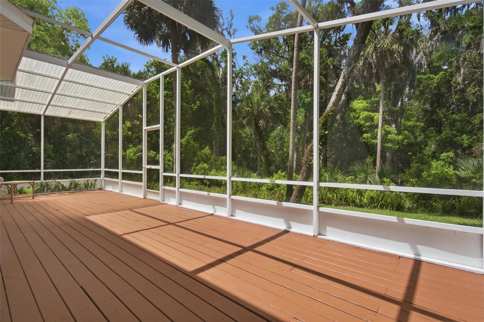 Image 38 of 47 For 9 Whitehall Court