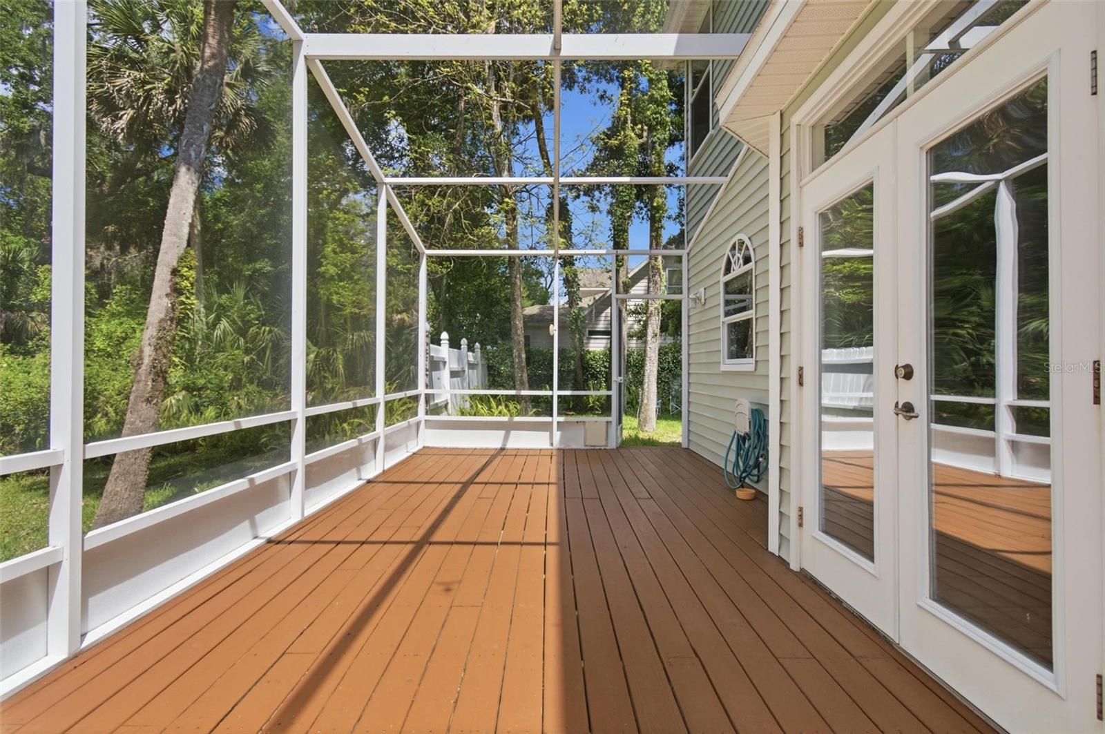 Image 39 of 47 For 9 Whitehall Court