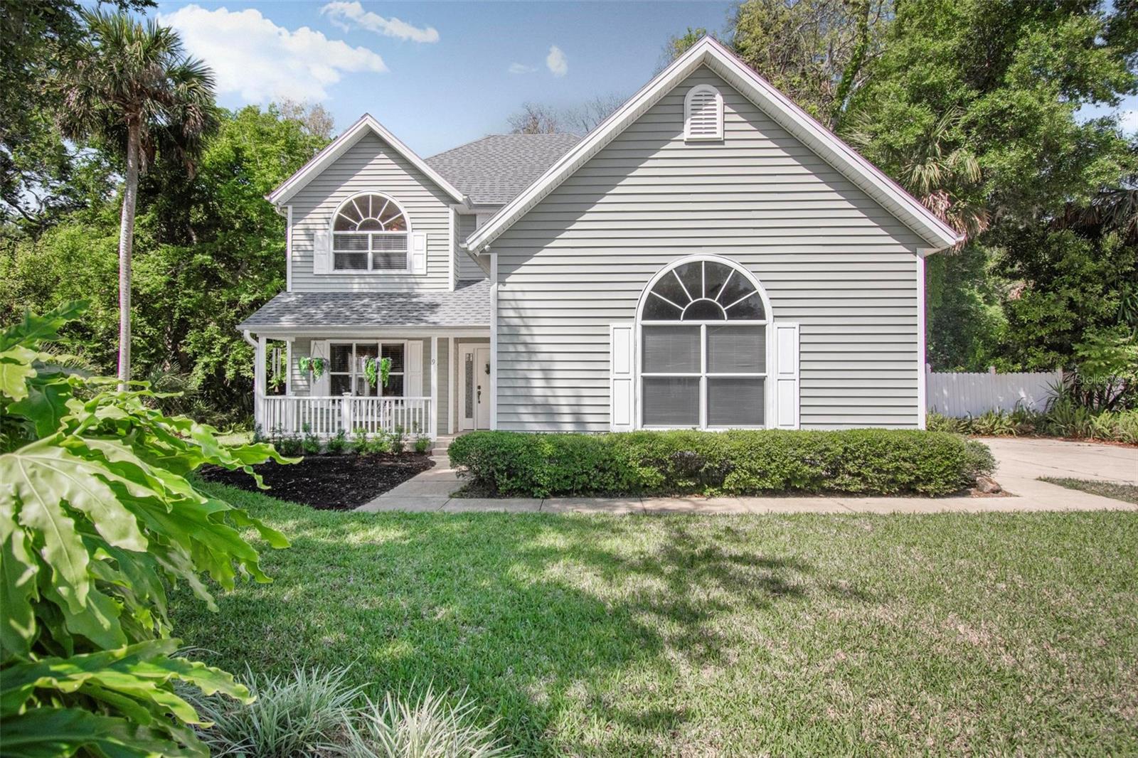 Image 4 of 47 For 9 Whitehall Court