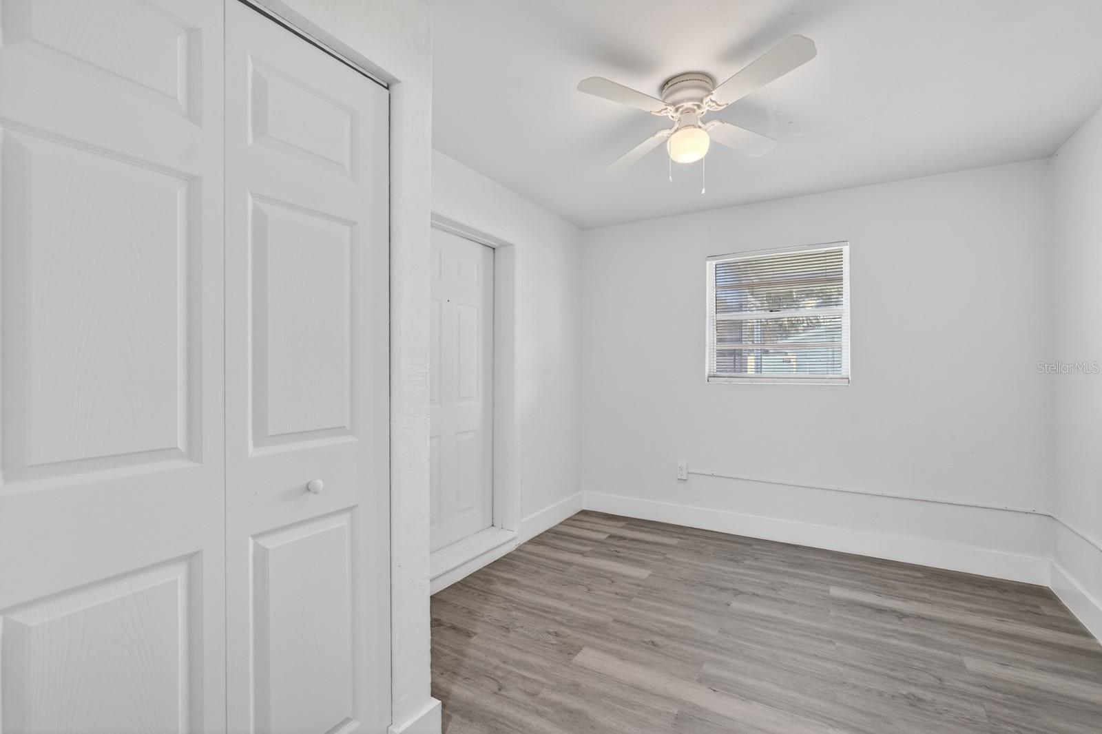 Image 15 of 29 For 2425 Anastasia Drive