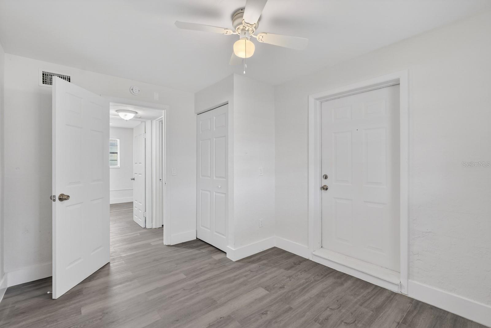 Image 16 of 29 For 2425 Anastasia Drive