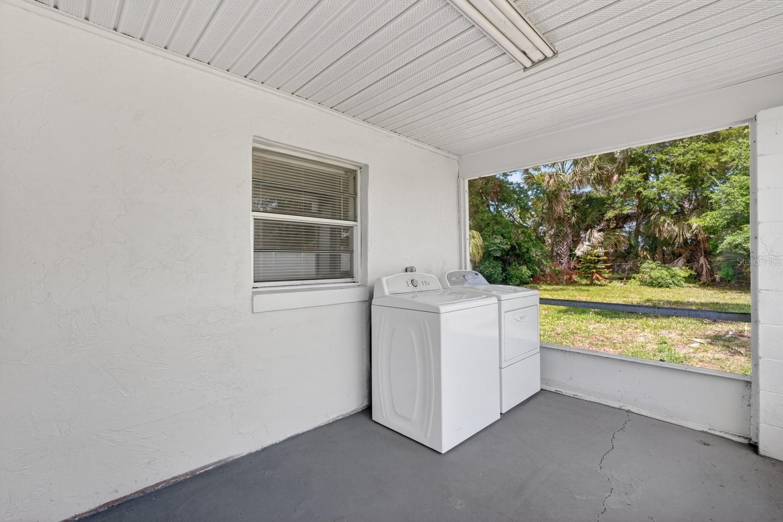 Image 18 of 29 For 2425 Anastasia Drive