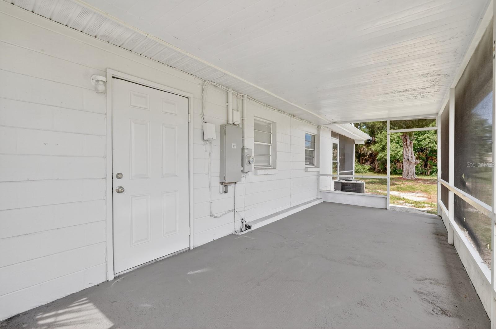 Image 19 of 29 For 2425 Anastasia Drive