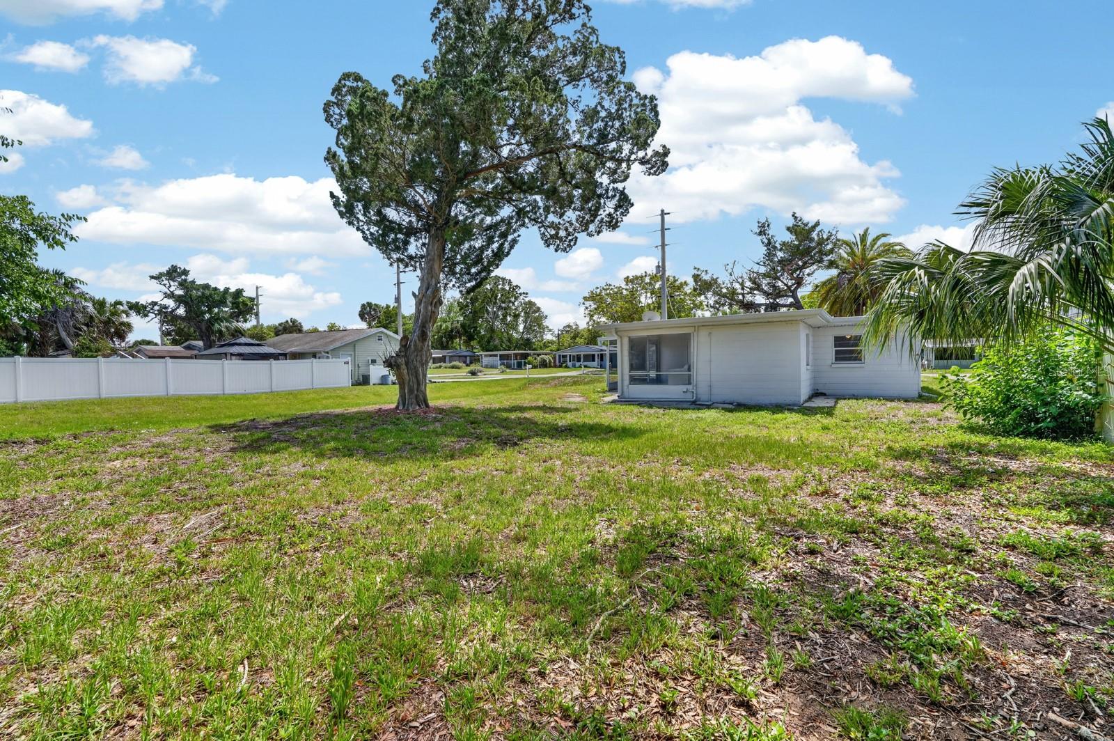 Image 22 of 29 For 2425 Anastasia Drive