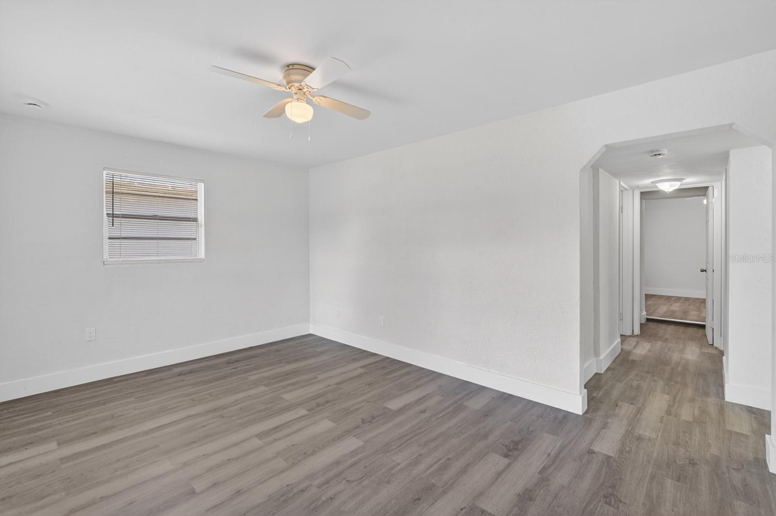Image 4 of 29 For 2425 Anastasia Drive