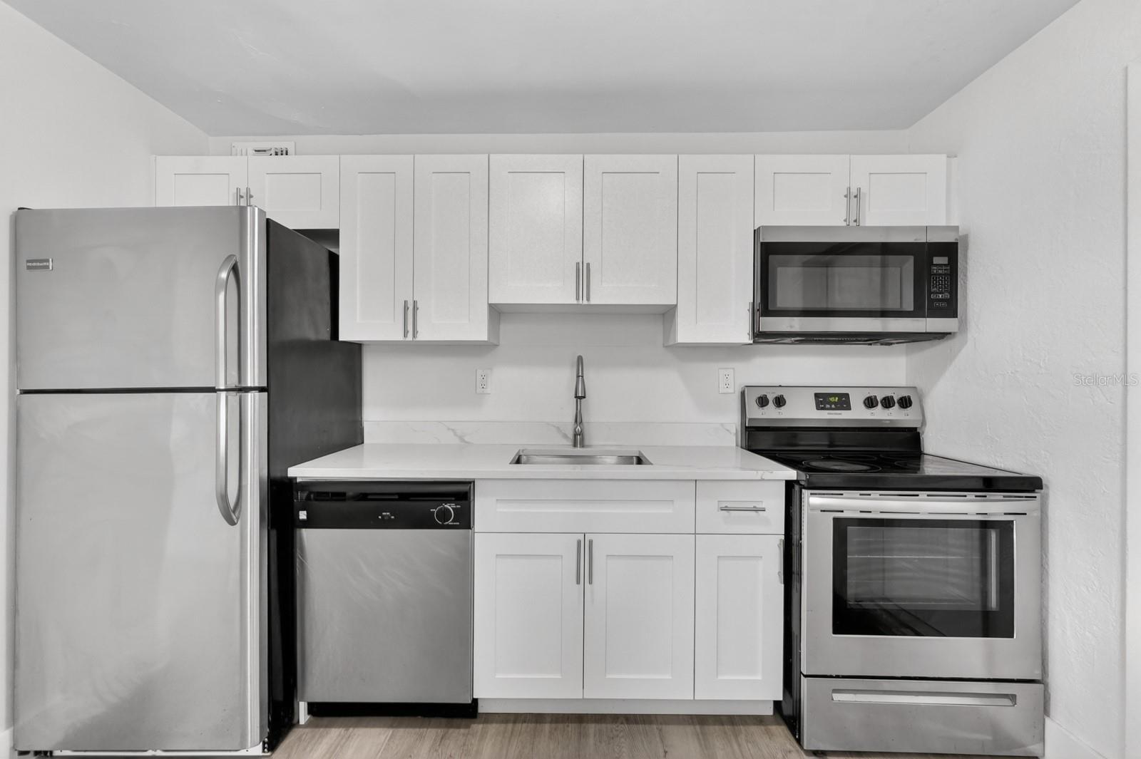 Image 7 of 29 For 2425 Anastasia Drive