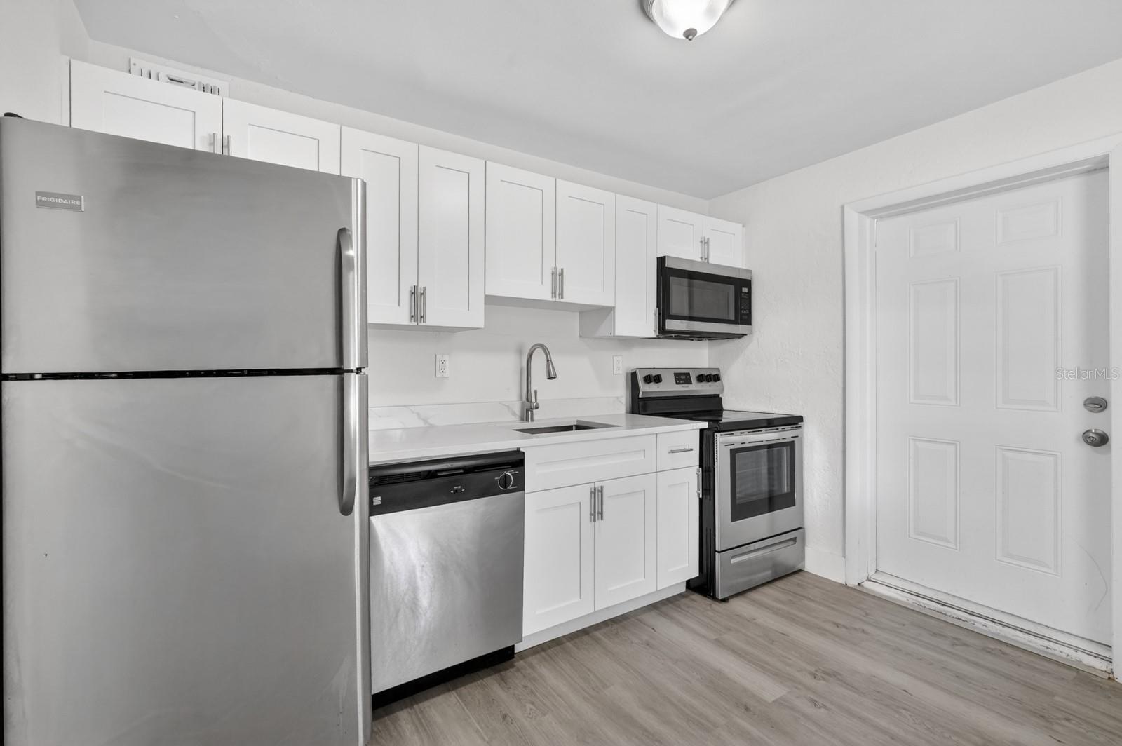 Image 8 of 29 For 2425 Anastasia Drive