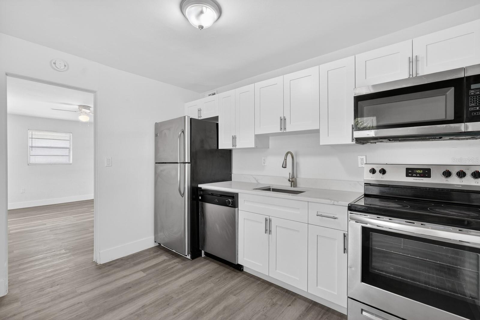 Image 9 of 29 For 2425 Anastasia Drive