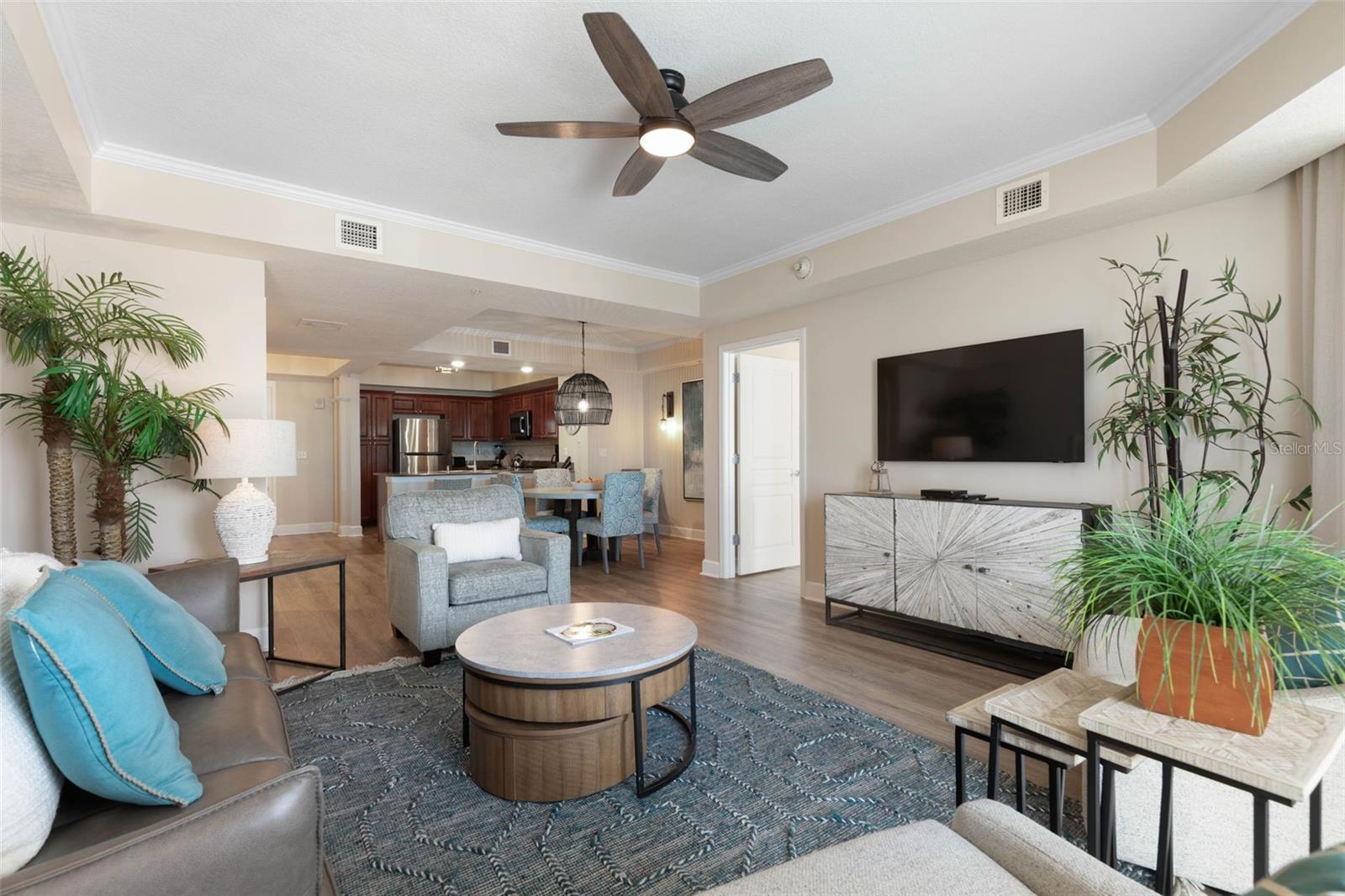 Image 15 of 80 For 200 Ocean Crest Drive 906