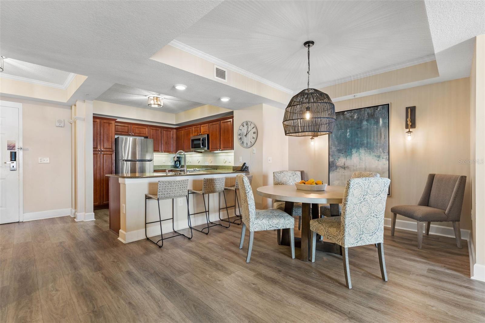 Image 17 of 80 For 200 Ocean Crest Drive 906