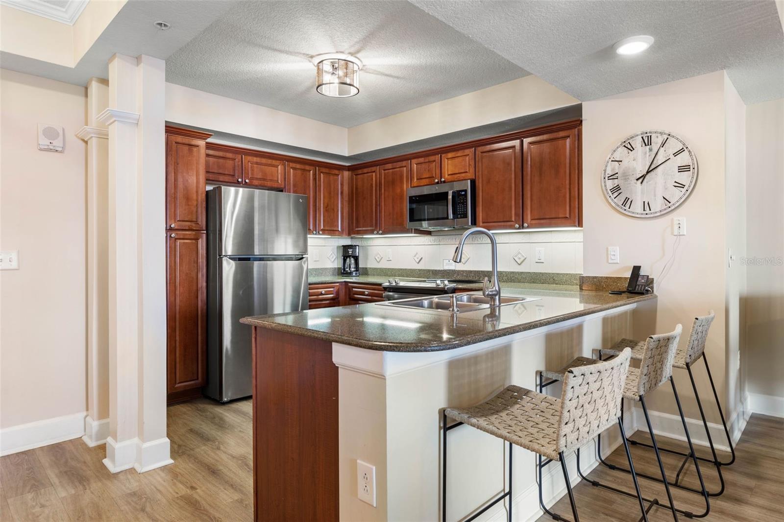 Image 18 of 80 For 200 Ocean Crest Drive 906