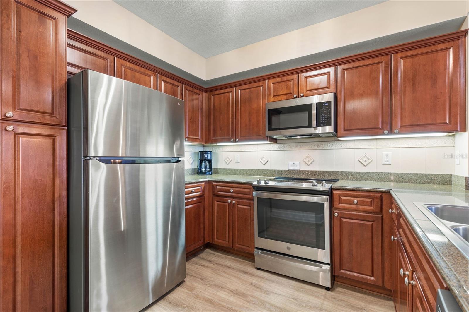 Image 20 of 80 For 200 Ocean Crest Drive 906