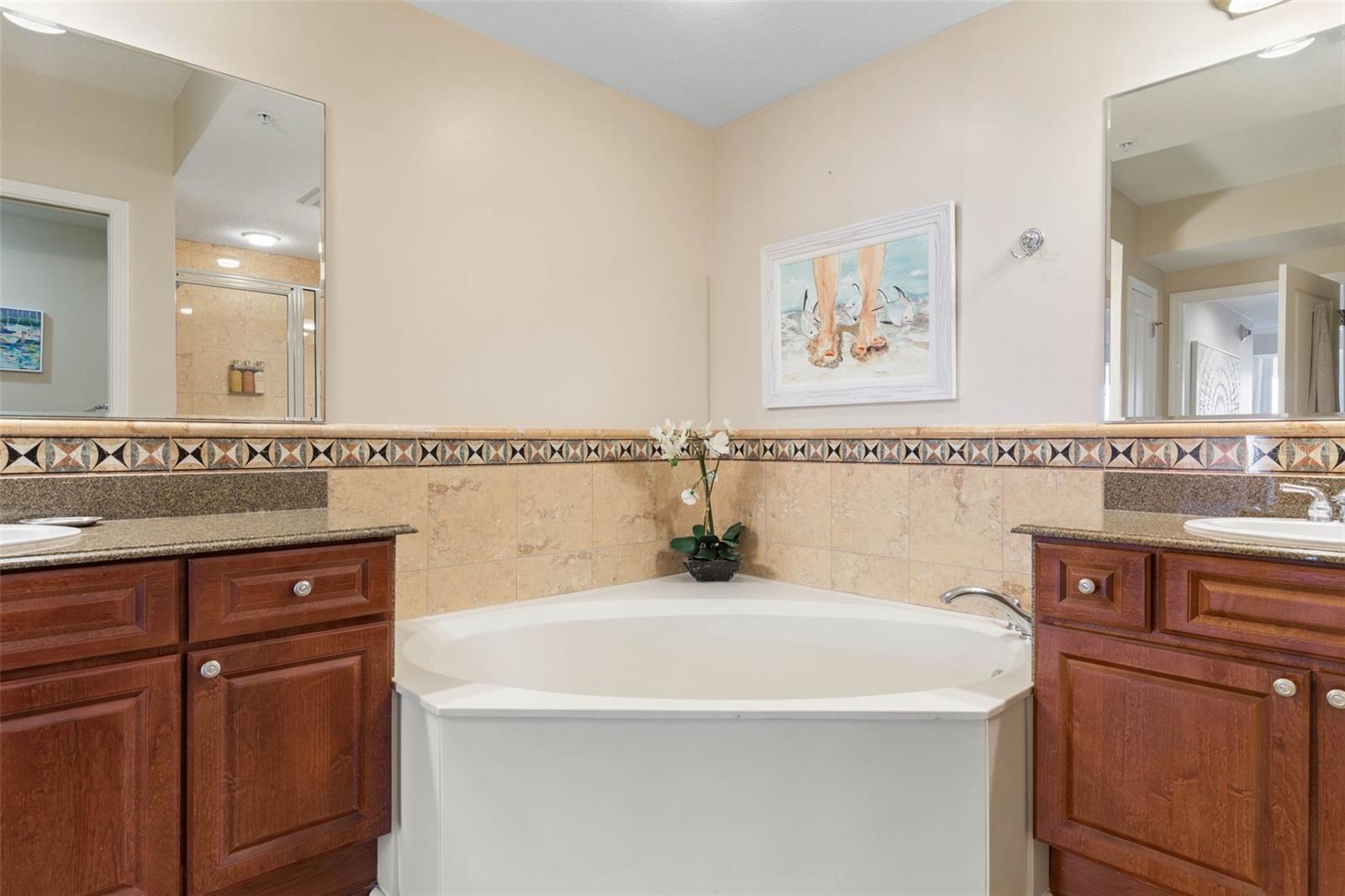 Image 29 of 80 For 200 Ocean Crest Drive 906