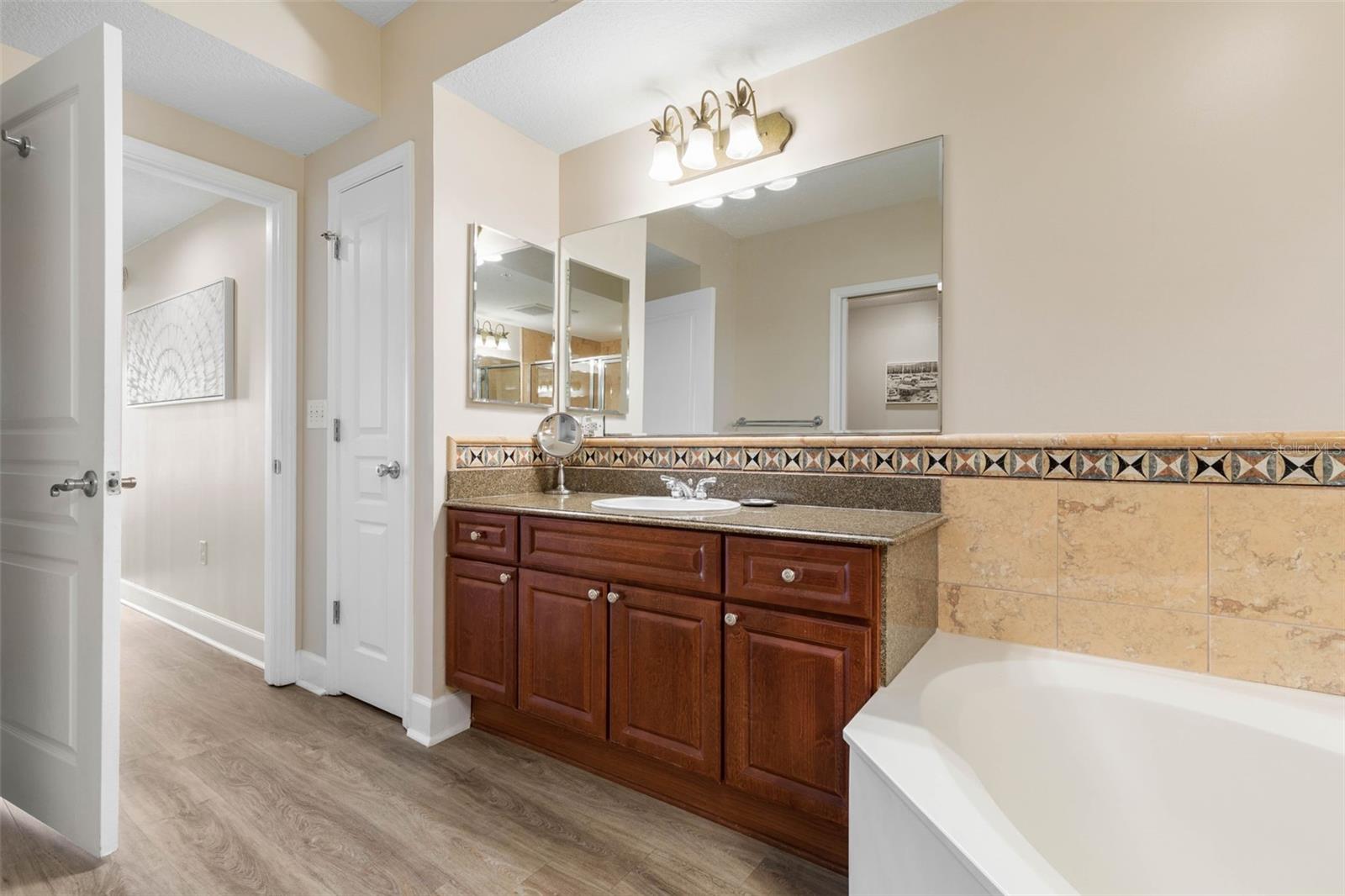 Image 30 of 80 For 200 Ocean Crest Drive 906
