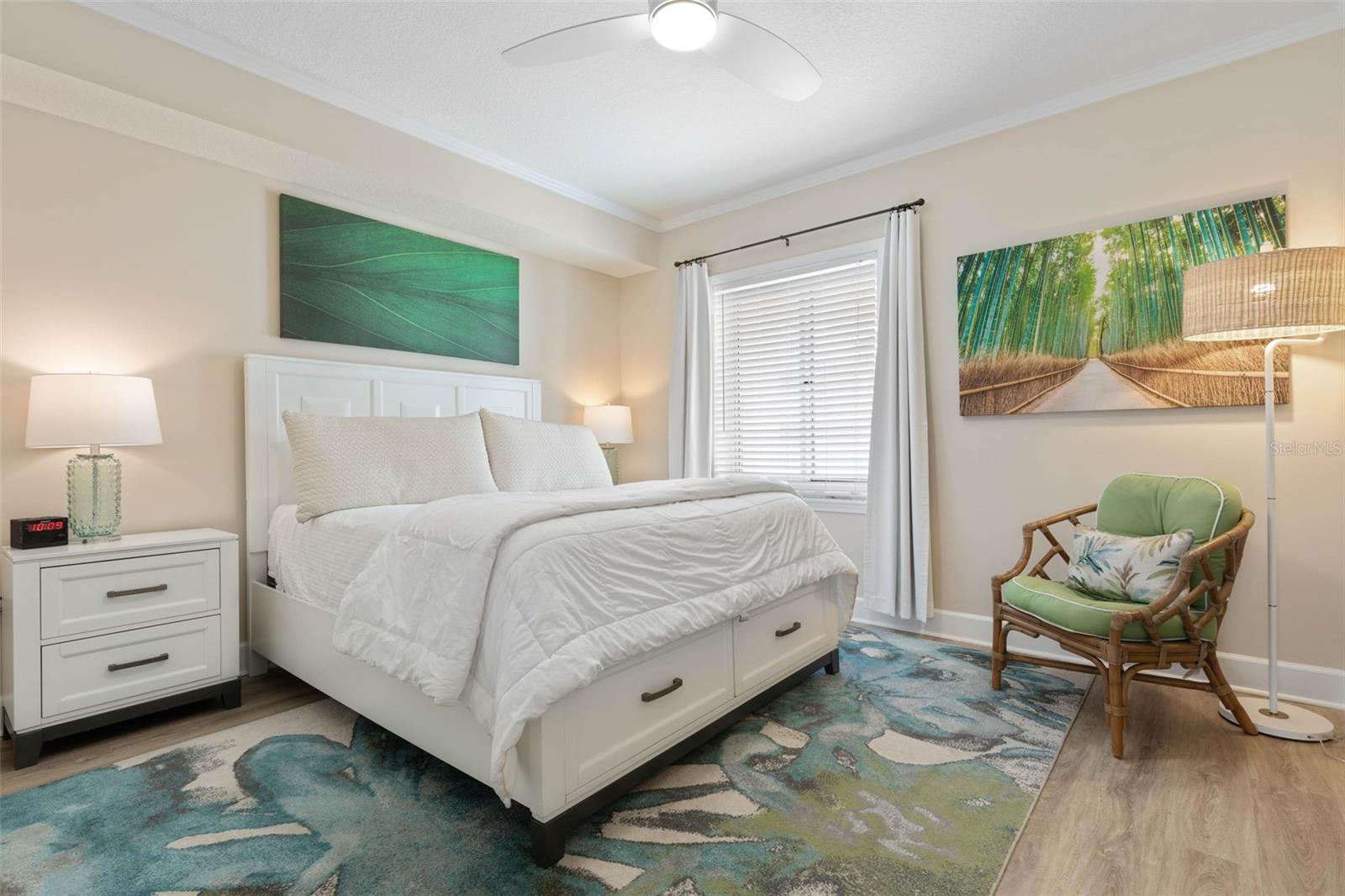 Image 32 of 80 For 200 Ocean Crest Drive 906