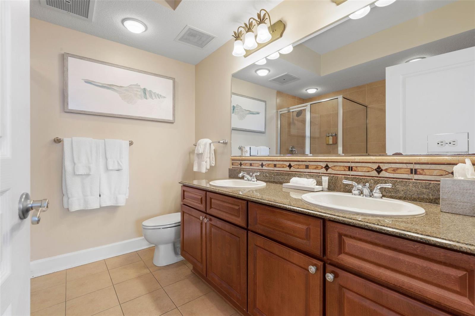 Image 40 of 80 For 200 Ocean Crest Drive 906