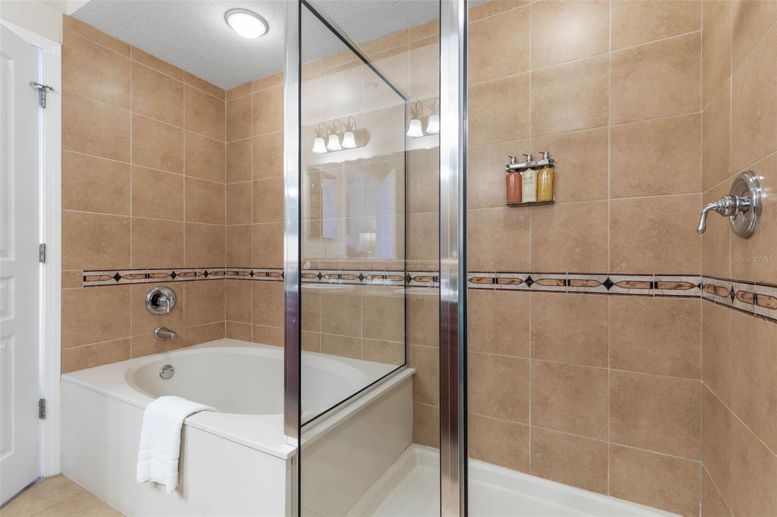 Image 42 of 80 For 200 Ocean Crest Drive 906