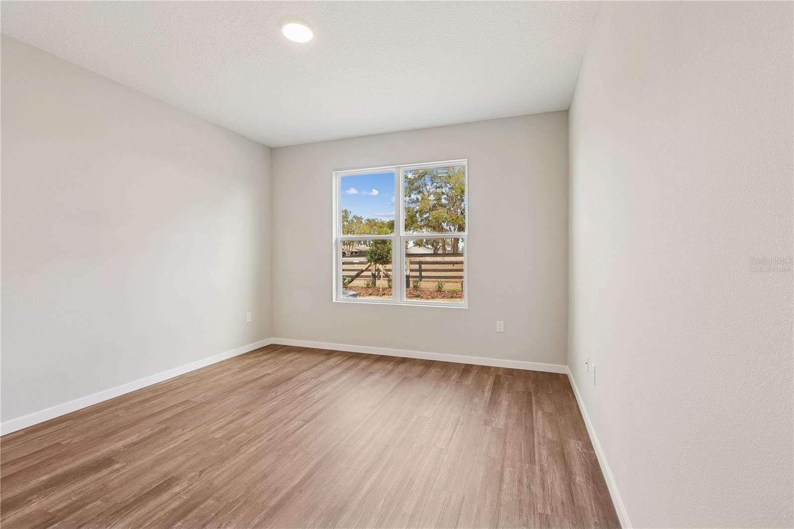 Image 4 of 23 For 88 Springwood Drive