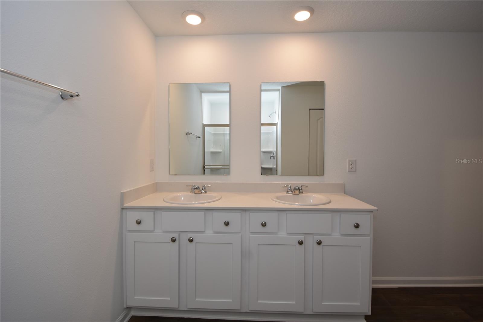 Image 19 of 29 For 9 Springwood Drive
