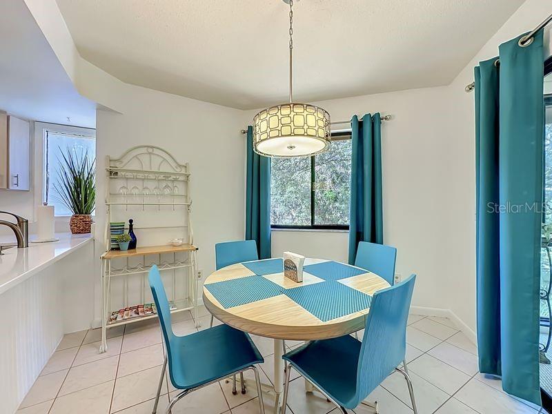 Image 10 of 30 For 10 Oakmont Court 10