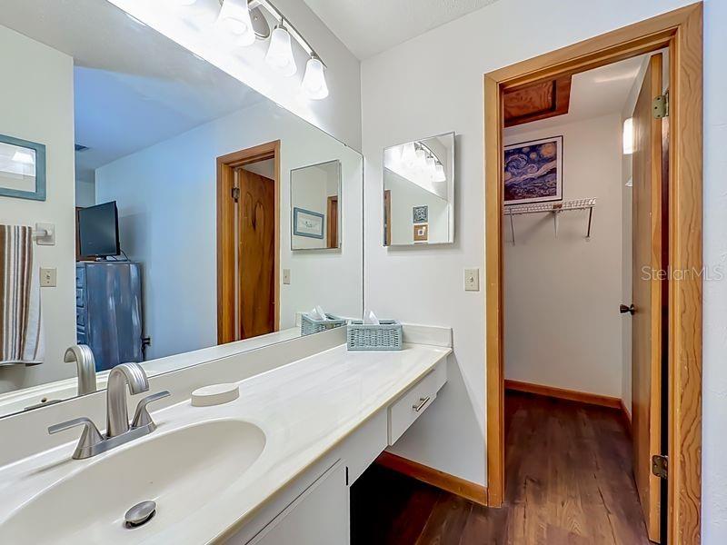 Image 18 of 30 For 10 Oakmont Court 10