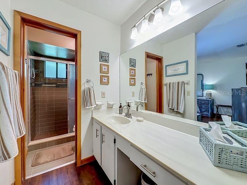 Image 19 of 30 For 10 Oakmont Court 10