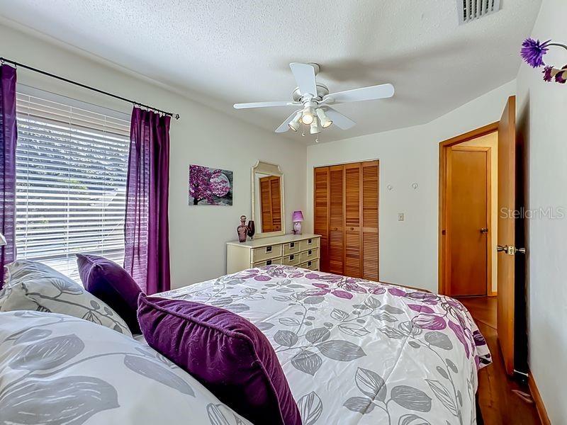Image 22 of 30 For 10 Oakmont Court 10