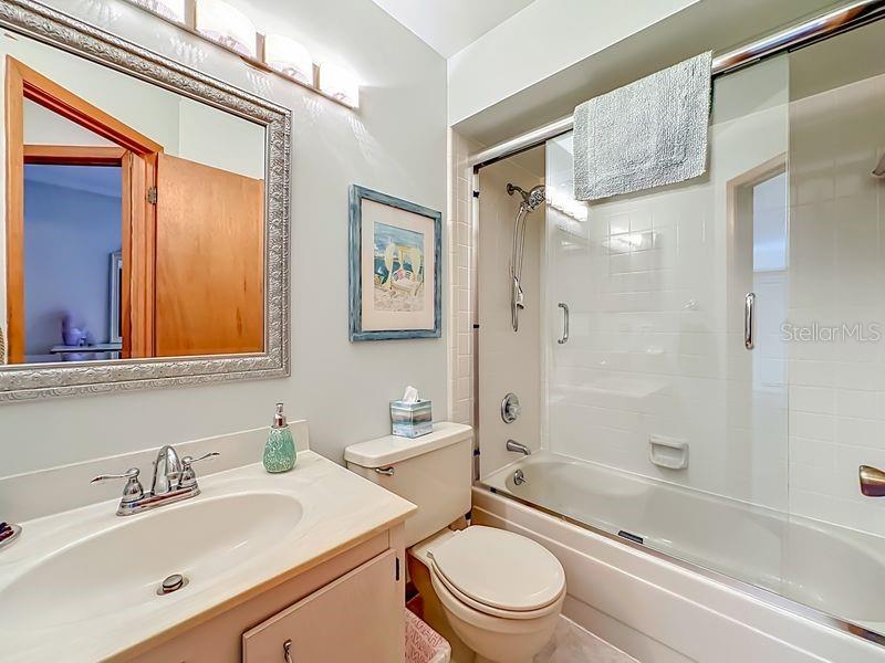 Image 23 of 30 For 10 Oakmont Court 10