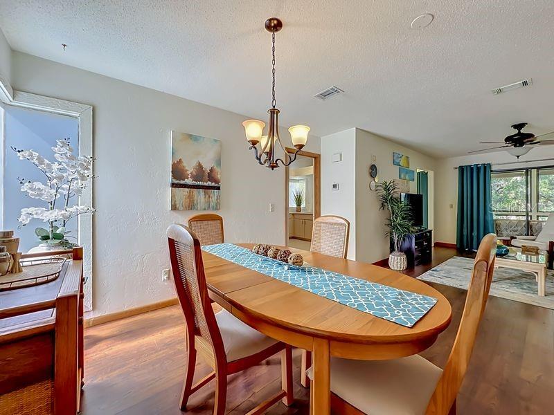 Image 5 of 30 For 10 Oakmont Court 10