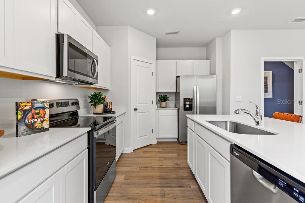 Image 6 of 46 For 10696 Waterfield Road