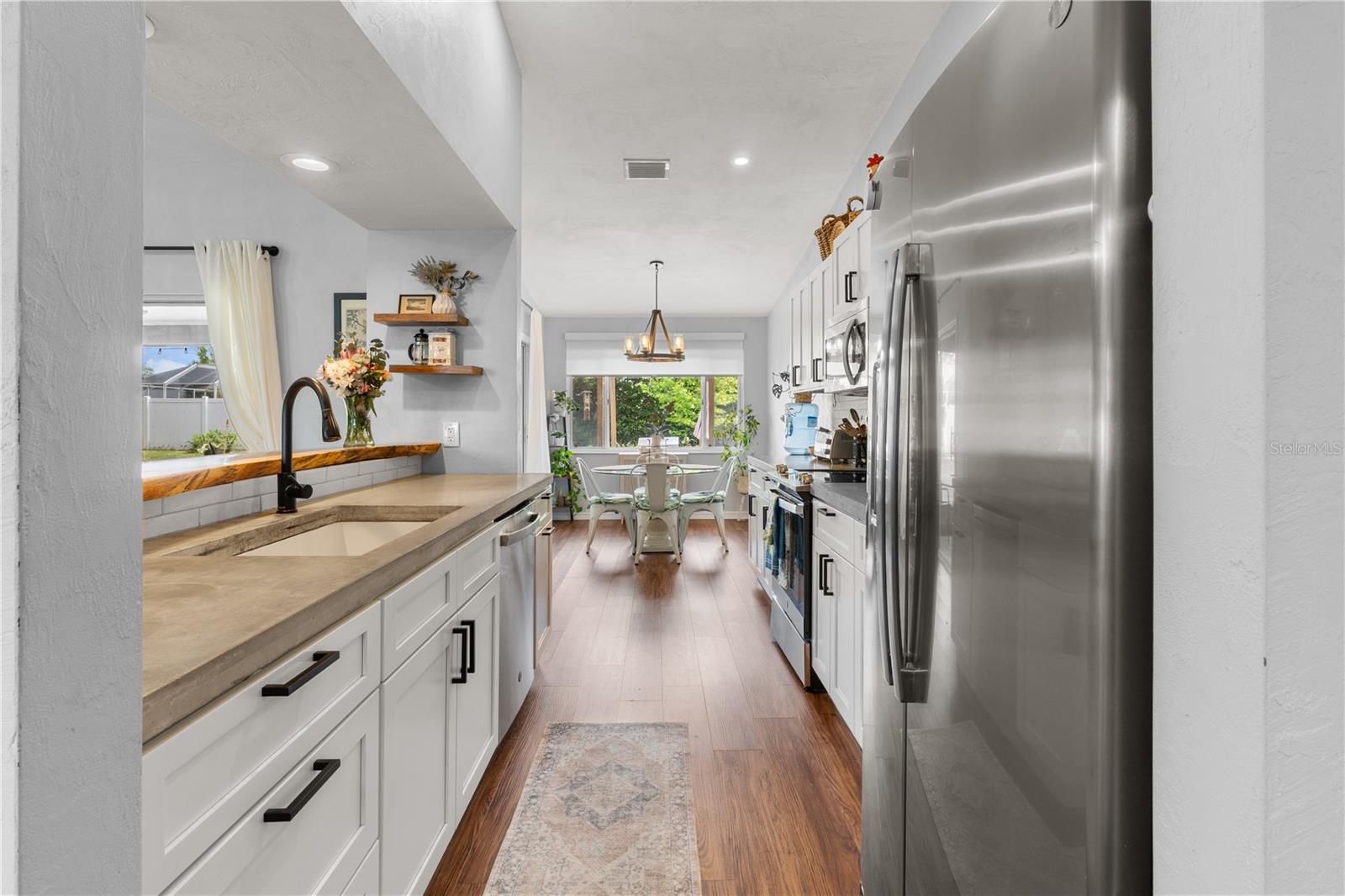 Image 7 of 29 For 28 Westbriar Lane