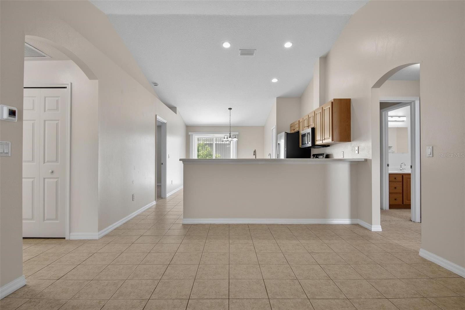 Image 13 of 38 For 83 Lynbrook Drive A