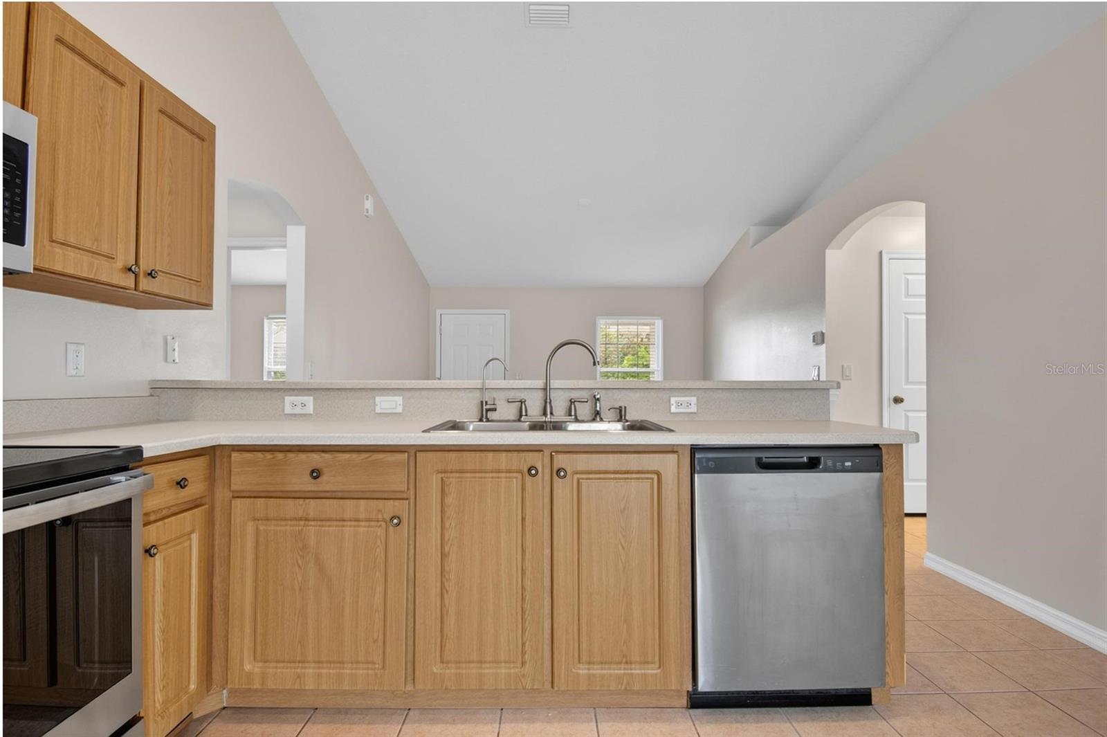 Image 17 of 38 For 83 Lynbrook Drive A