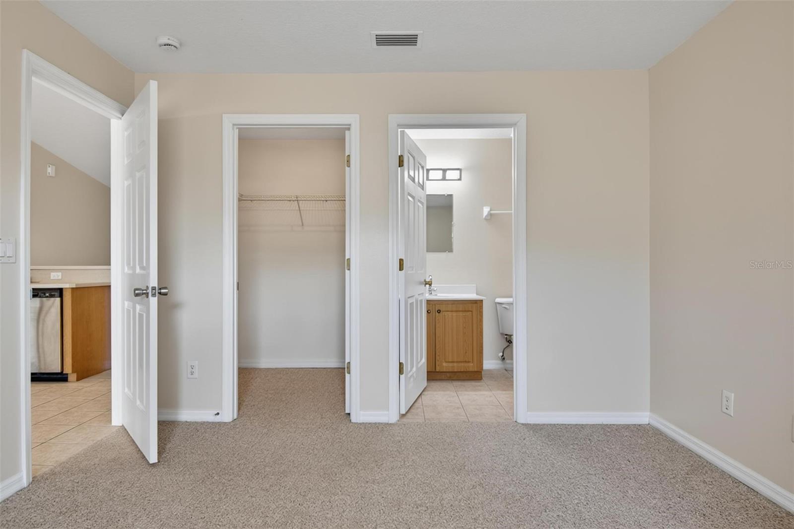 Image 21 of 38 For 83 Lynbrook Drive A