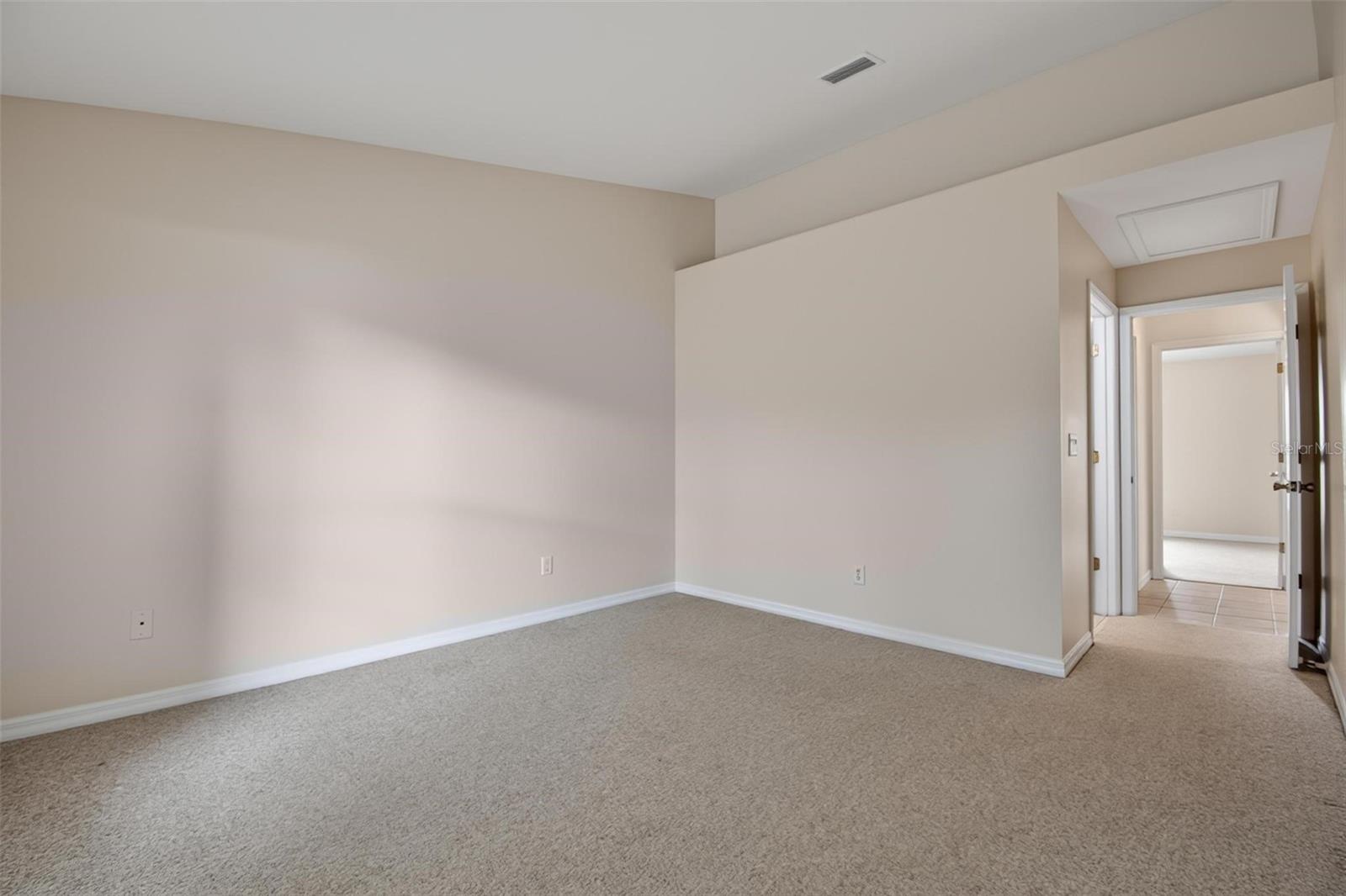 Image 29 of 38 For 83 Lynbrook Drive A