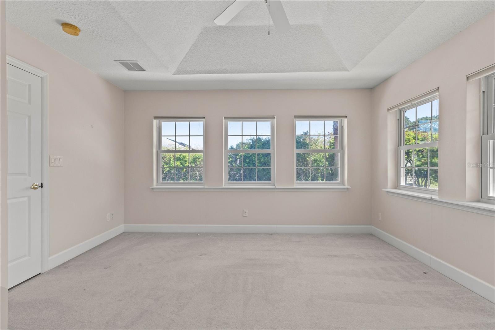 Image 19 of 45 For 548 Domenico Circle