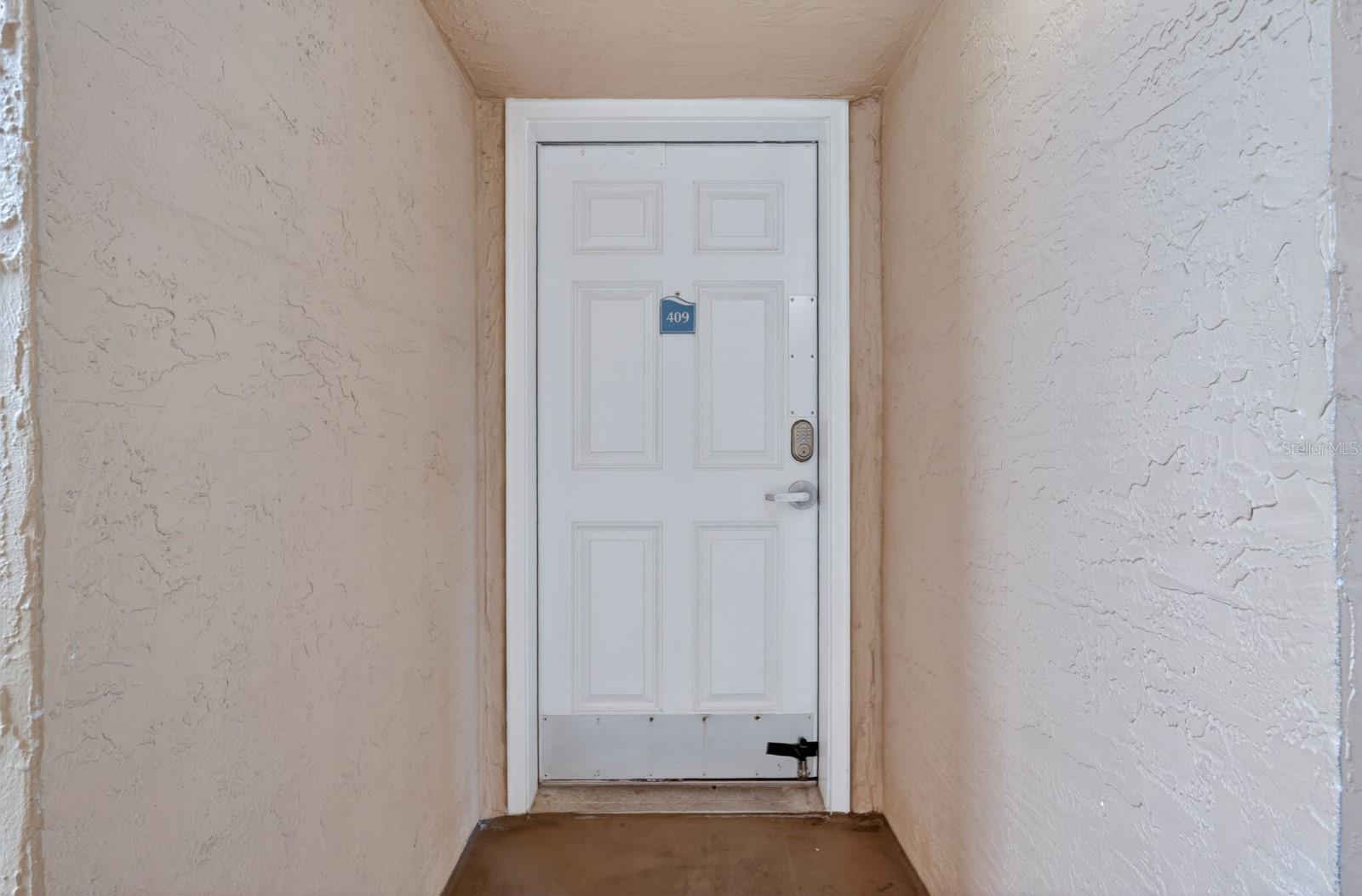 Image 3 of 31 For 421 Atlantic Avenue 409