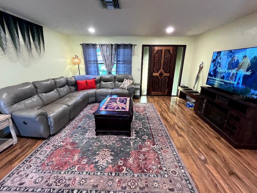 Image 4 of 48 For 123 Marlin Drive