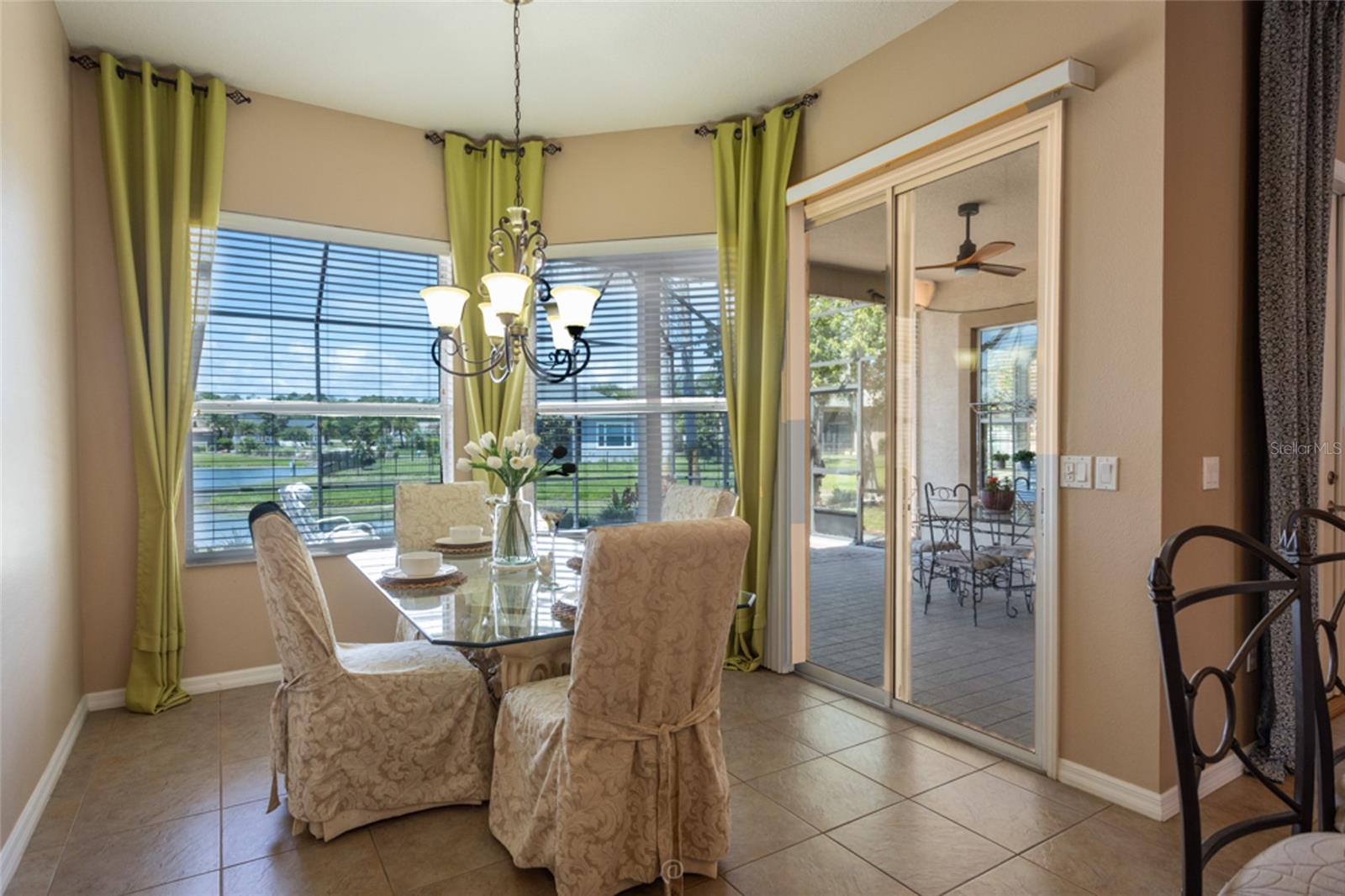 Image 11 of 48 For 6 Lakewalk Drive
