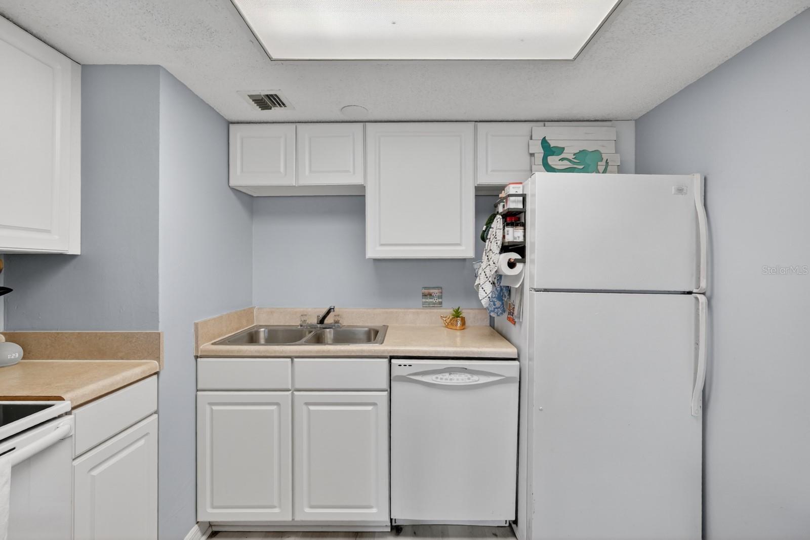 Image 12 of 25 For 2700 Ocean Shore Boulevard 114