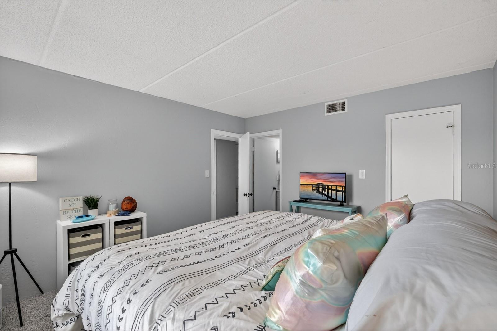 Image 14 of 25 For 2700 Ocean Shore Boulevard 114