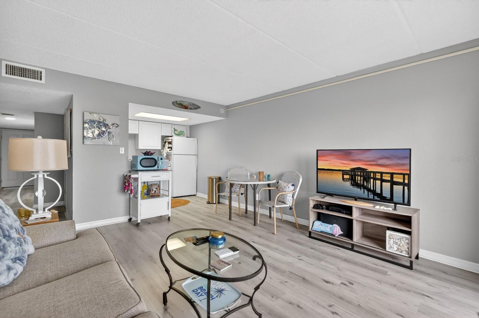 Image 8 of 25 For 2700 Ocean Shore Boulevard 114