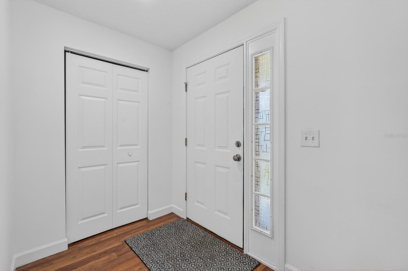 Image 8 of 53 For 228 River Island Circle