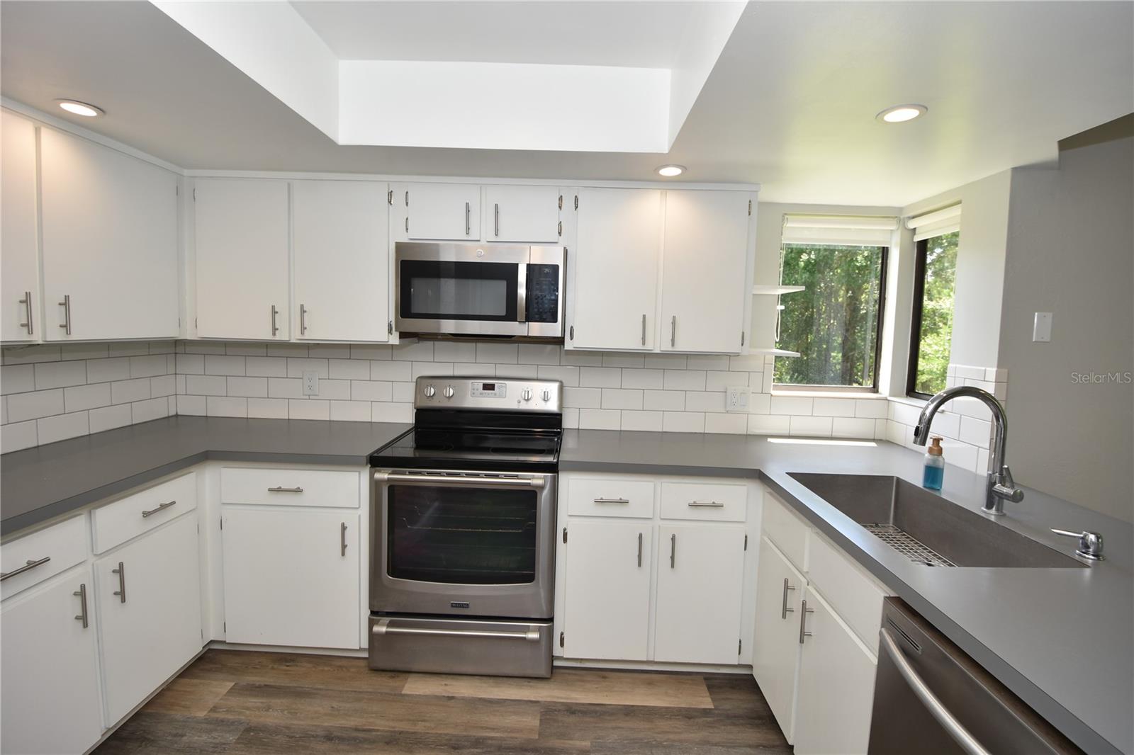 Image 11 of 30 For 4 Southbury Court 4