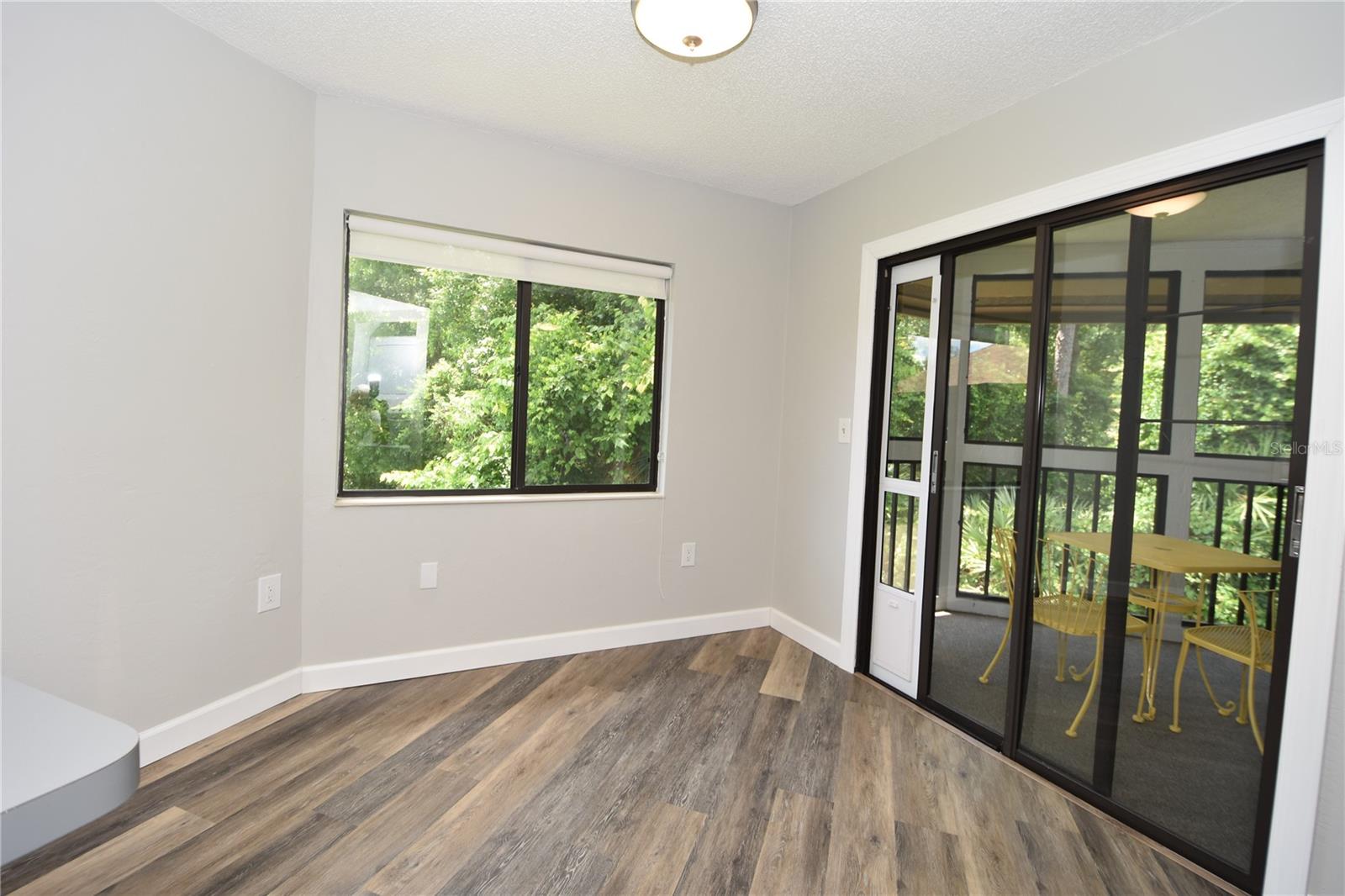 Image 14 of 30 For 4 Southbury Court 4