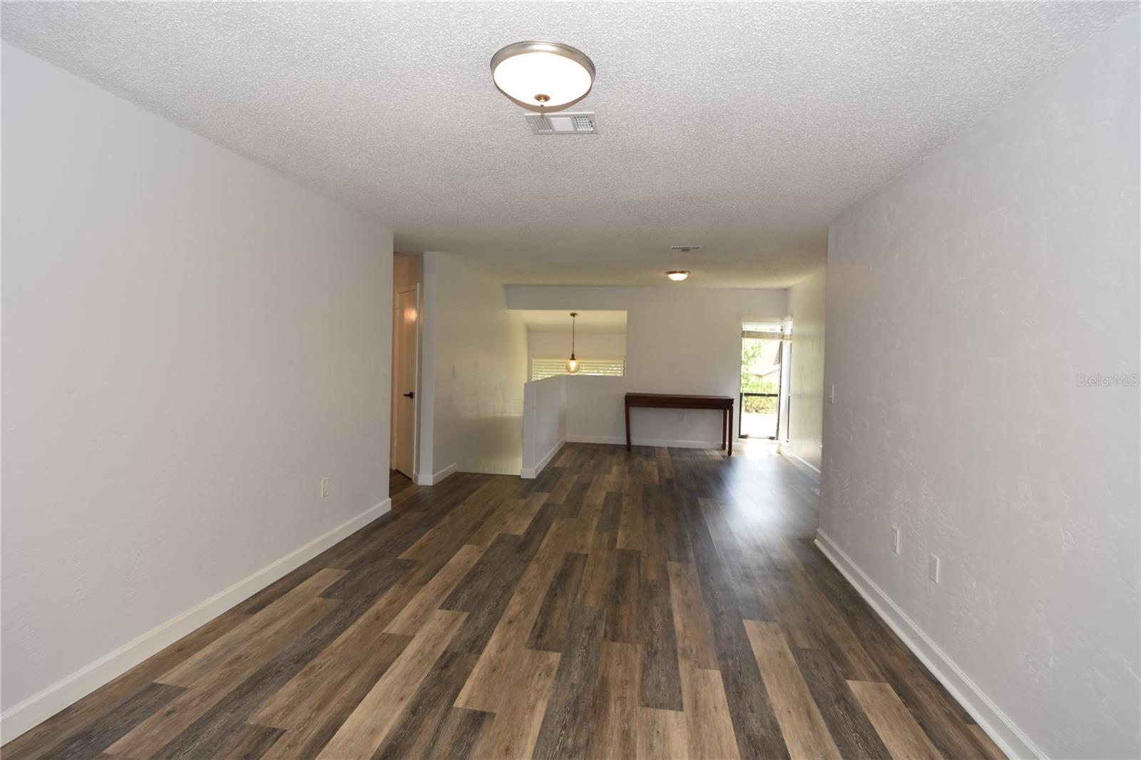 Image 19 of 30 For 4 Southbury Court 4
